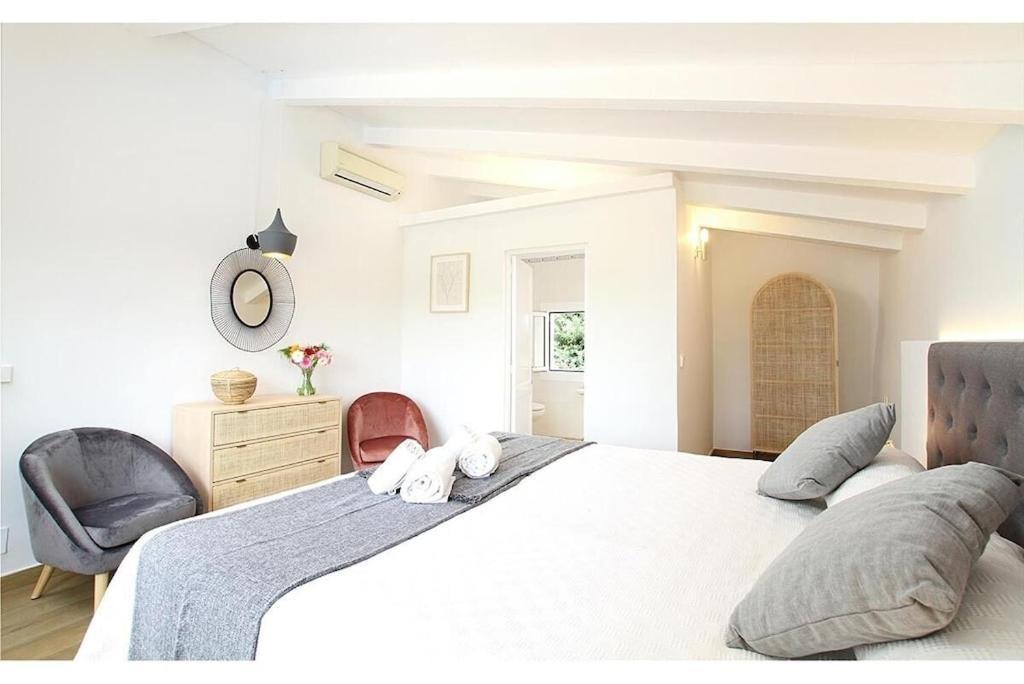 Spectacular Newly Renovated In Pollensa By Renthousing * Port de Pollença
