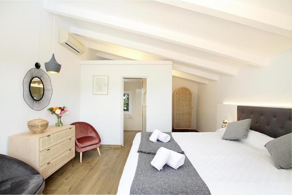 Villa Spectacular Newly Renovated In Pollensa By Renthousing *