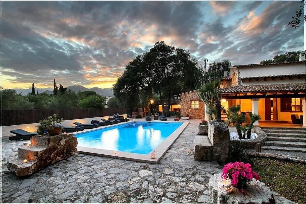 Spectacular Newly Renovated In Pollensa By Renthousing Villa