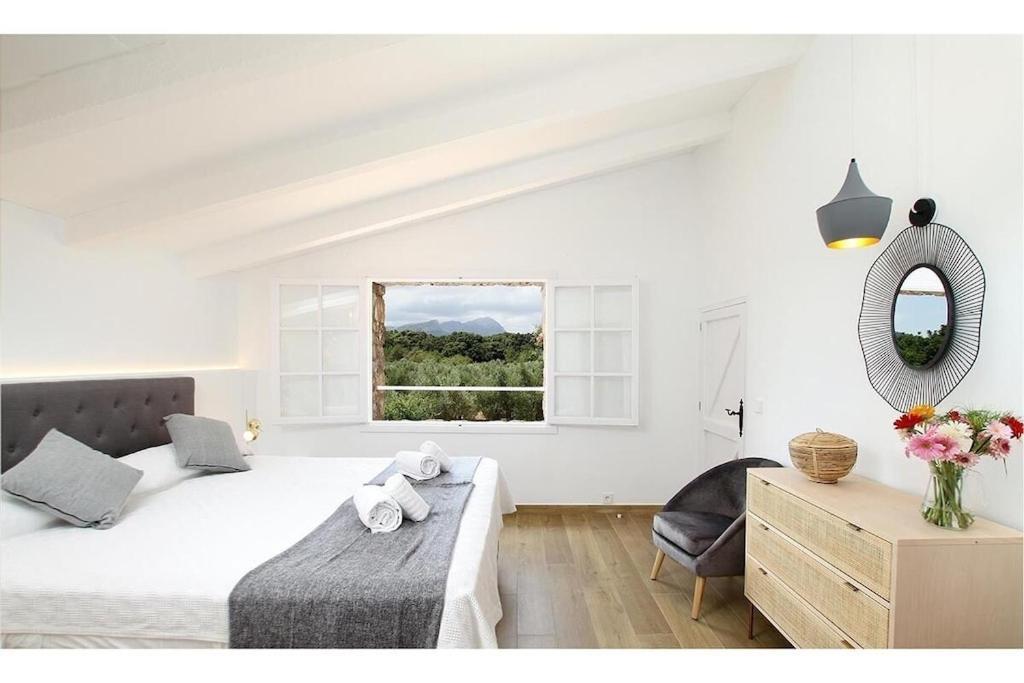 Spectacular Newly Renovated In Pollensa By Renthousing Villa *